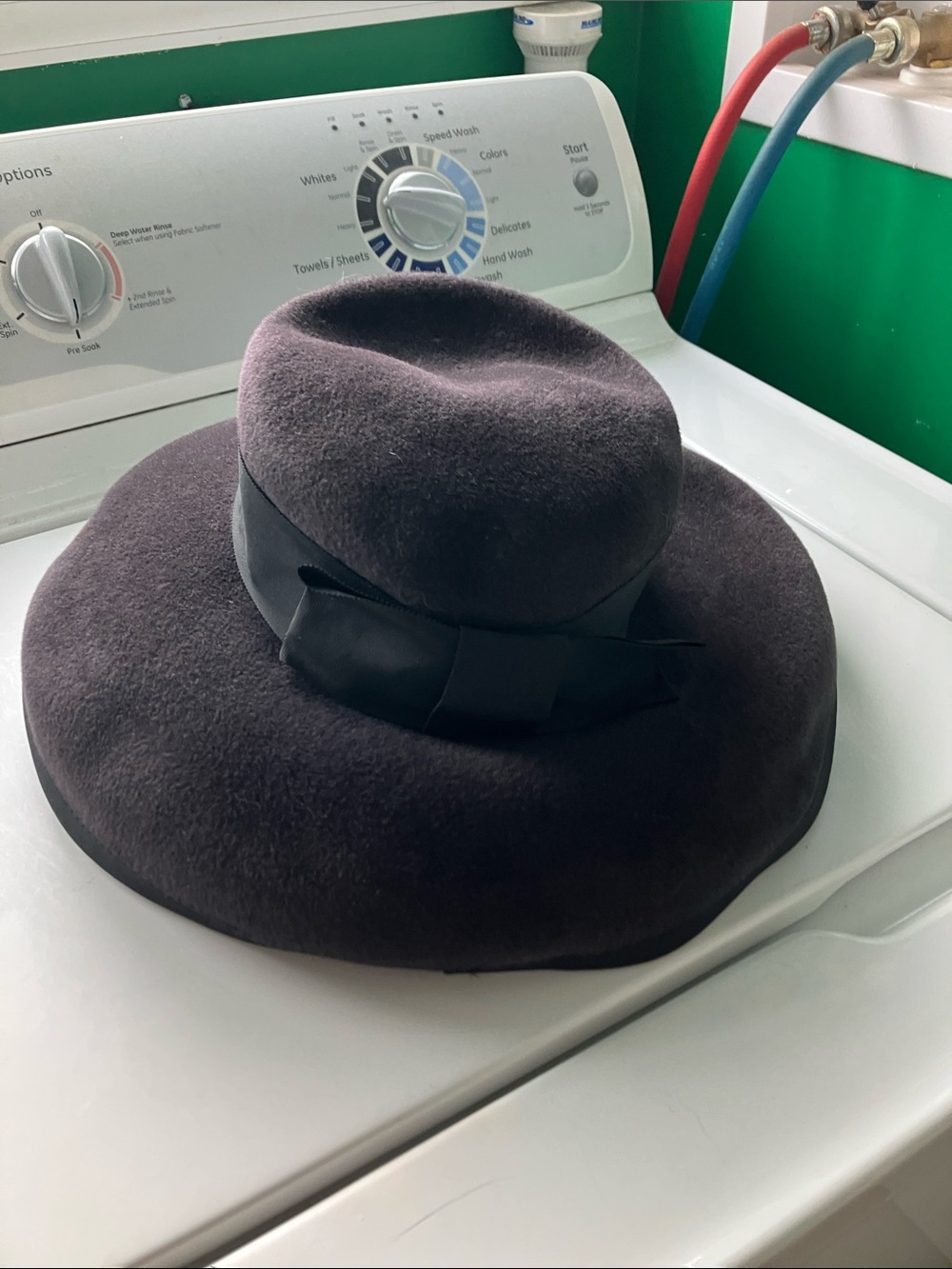 Brown wide rim women’s felted hat